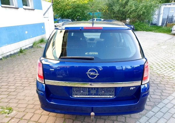 Opel Astra cena 11900 przebieg: 162767, rok produkcji 2004 z Wadowice małe 781